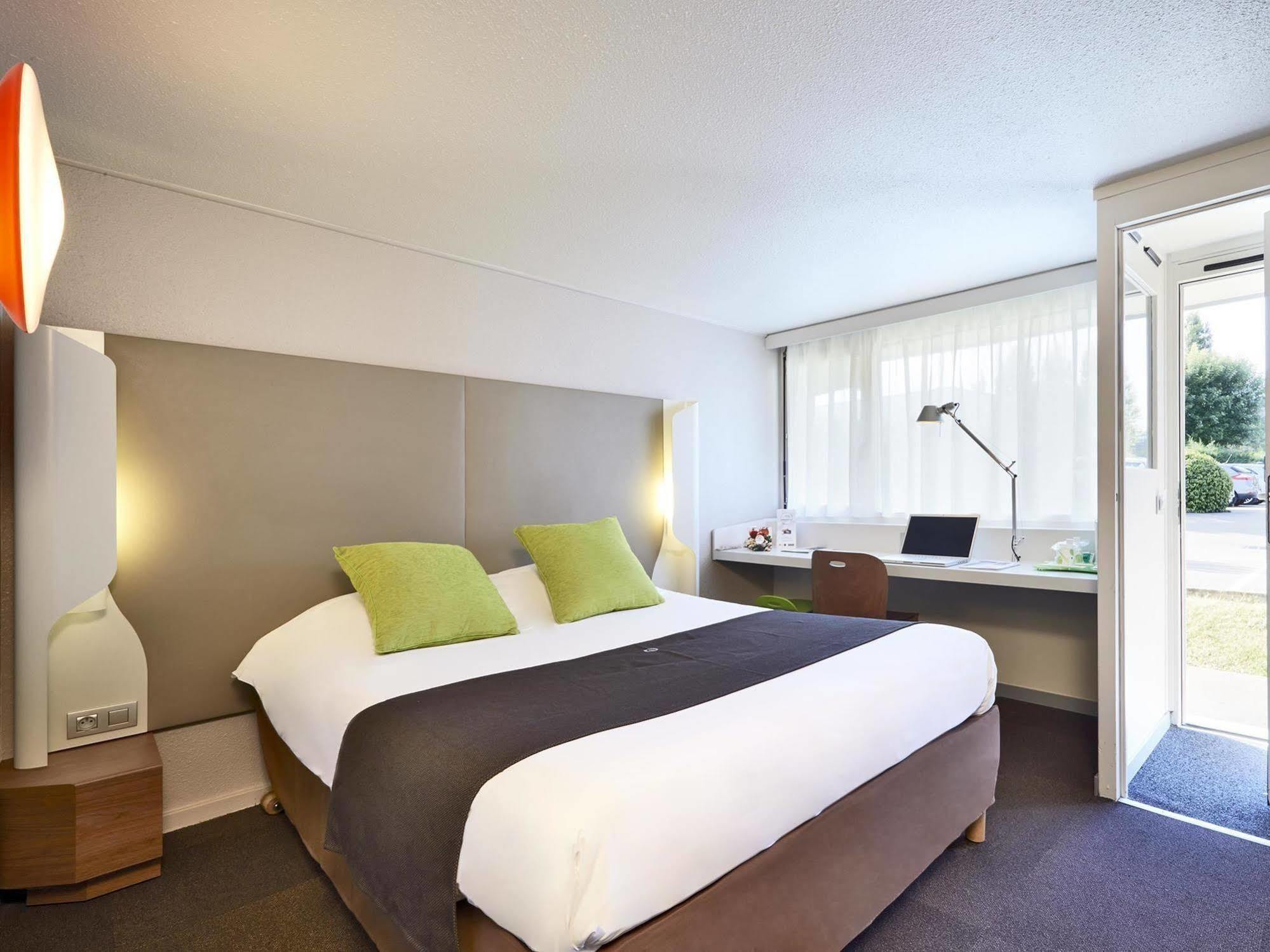 Hotel Campanile Epinay Sur Orge Savigny Sur Orge Esterno foto